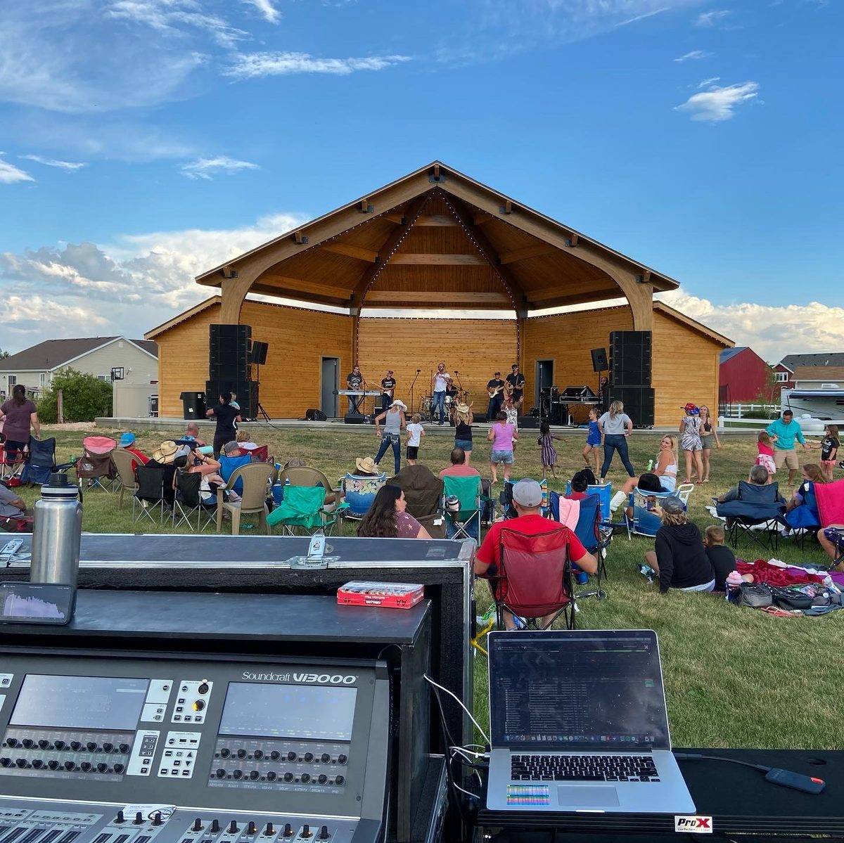 Front of house view of an outdoor concert produced by Reeverb Entertainment